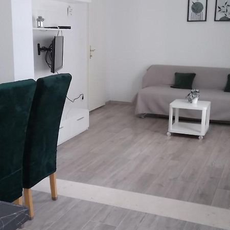 Apartment Seaview Jelsa Racic Exterior photo