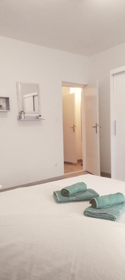 Apartment Seaview Jelsa Racic Exterior photo