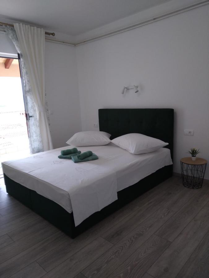 Apartment Seaview Jelsa Racic Exterior photo