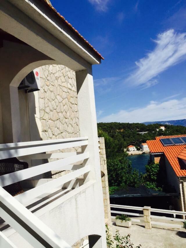 Apartment Seaview Jelsa Racic Exterior photo